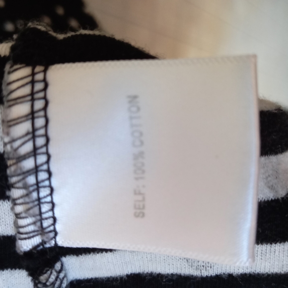 Jane and Delancey heart patterned tee - Picture 5 of 5